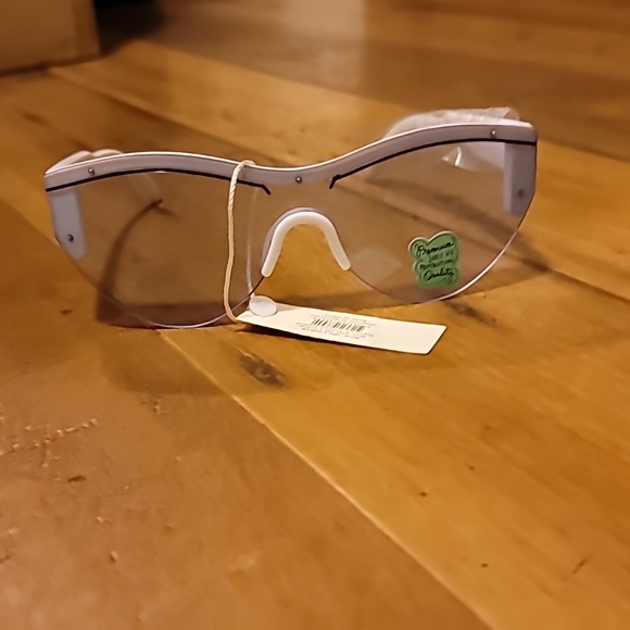 Retropop white sunglasses - Picture 2 of 5